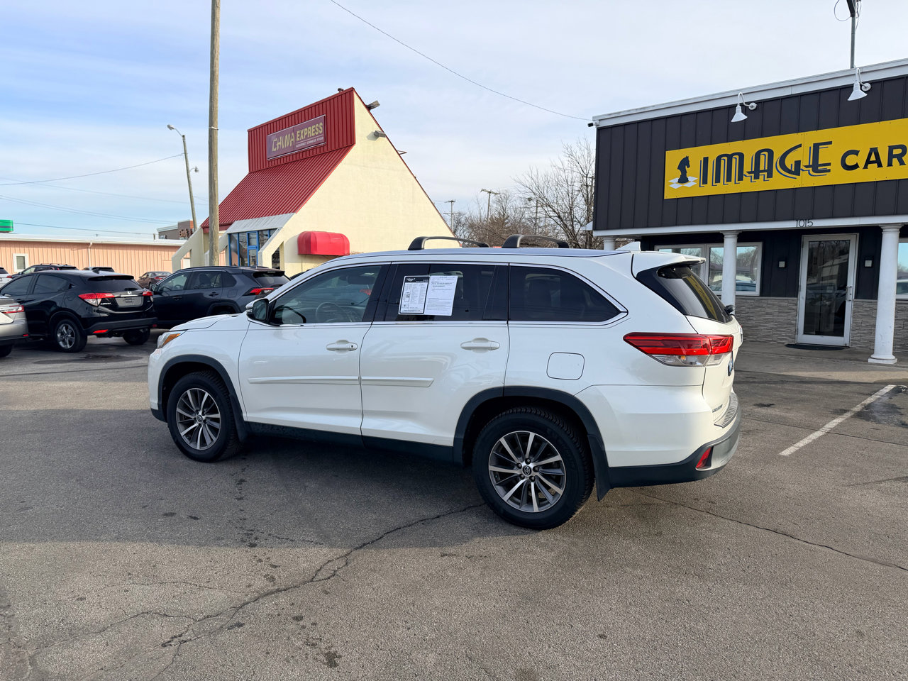 Used 2019 Toyota Highlander XLE image 11