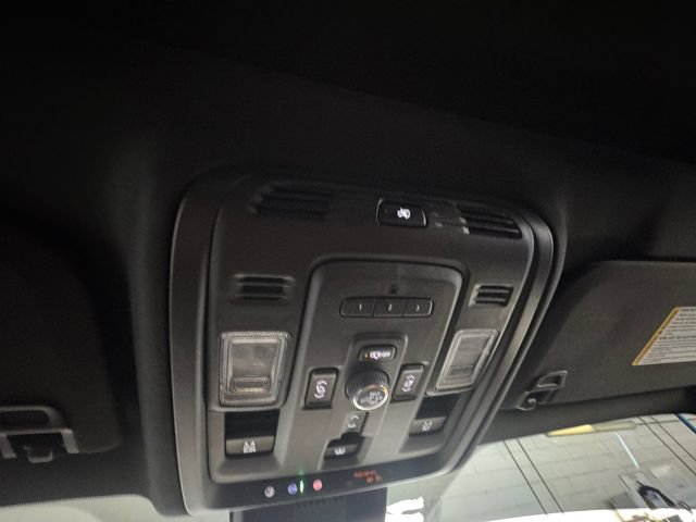 Used 2024 GMC Yukon XL Denali Ultimate AWD/4WD image 25