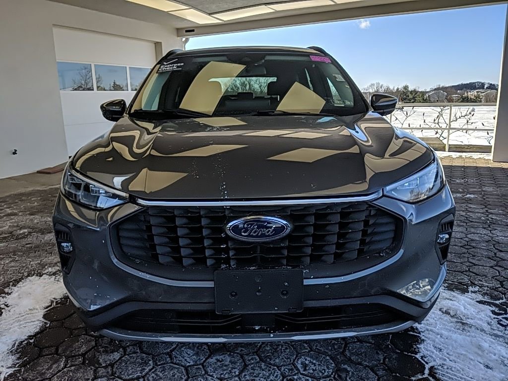 Certified 2025 Ford Escape Platinum image 2