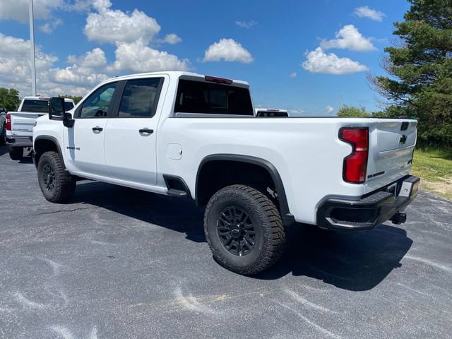 New 2026 Chevrolet Silverado 2500 ZR2 w/ LPO, Dark Essentials Package AWD/4WD video 3