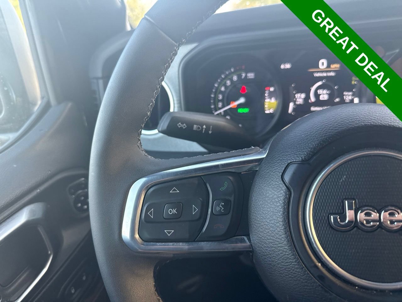 Used 2025 Jeep Wrangler Unlimited Sahara w/ Safety Group AWD/4WD image 19