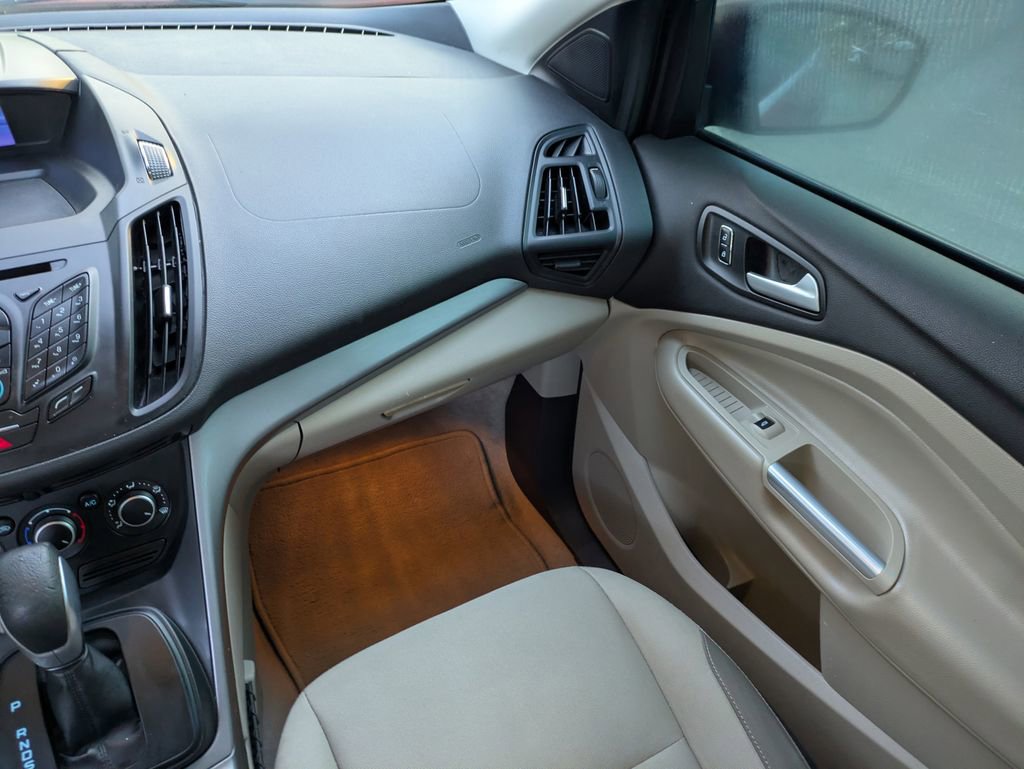 Used 2015 Ford Escape SE image 17