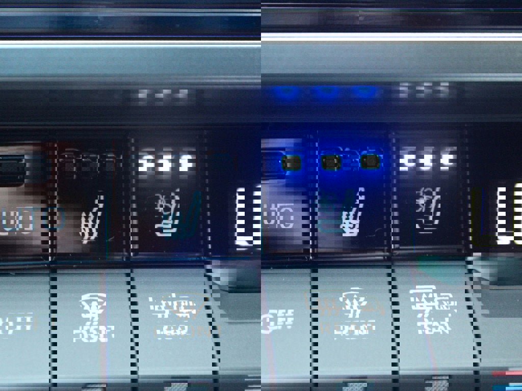 Used 2025 Toyota Camry XSE w/ Premium Package image 24