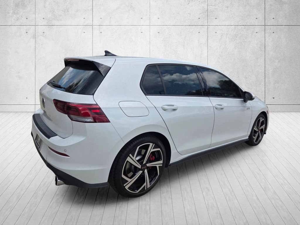 Used 2026 Volkswagen GTI SE FWD image 5