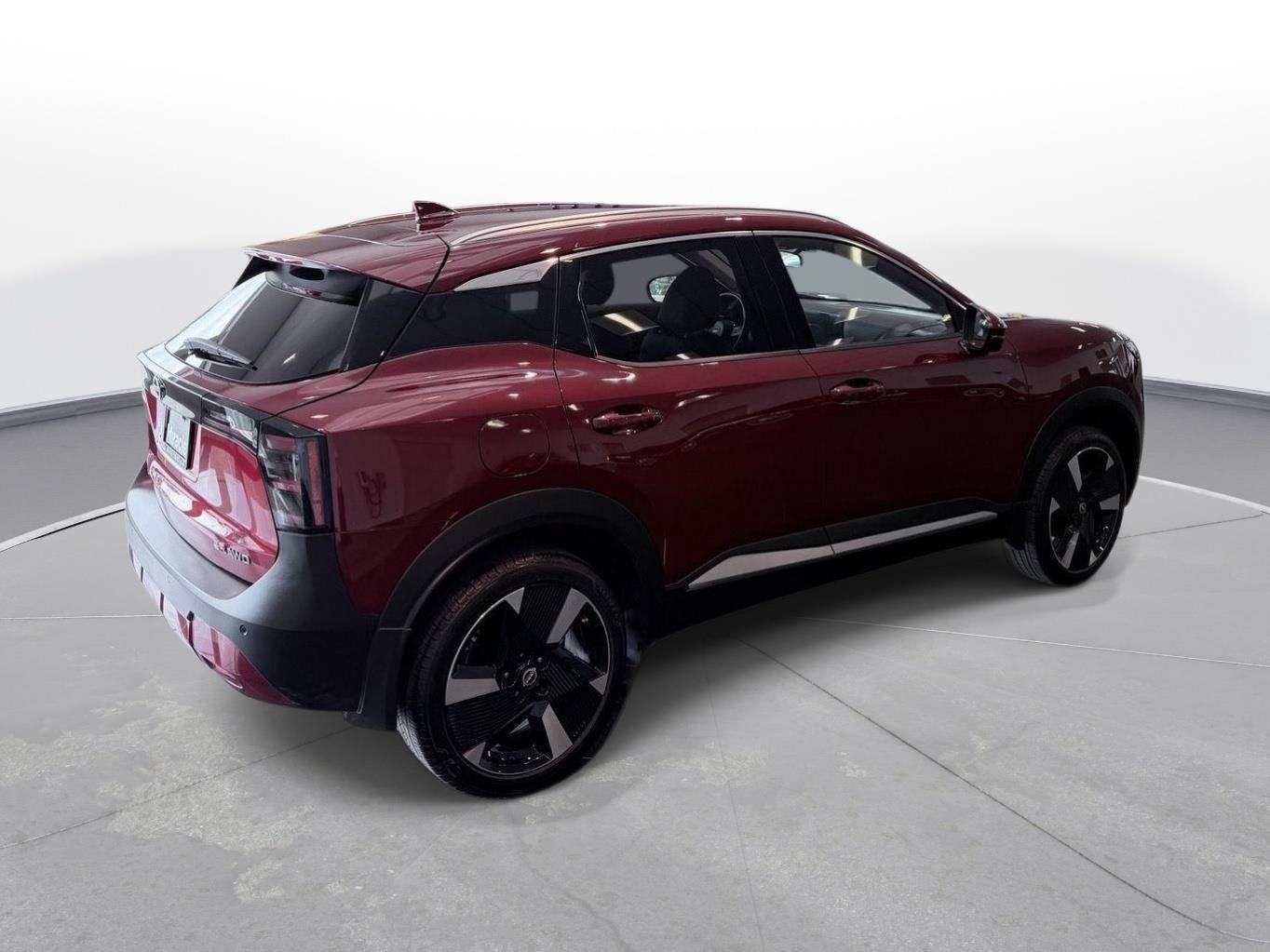 Used 2025 Nissan Kicks SR AWD/4WD image 10