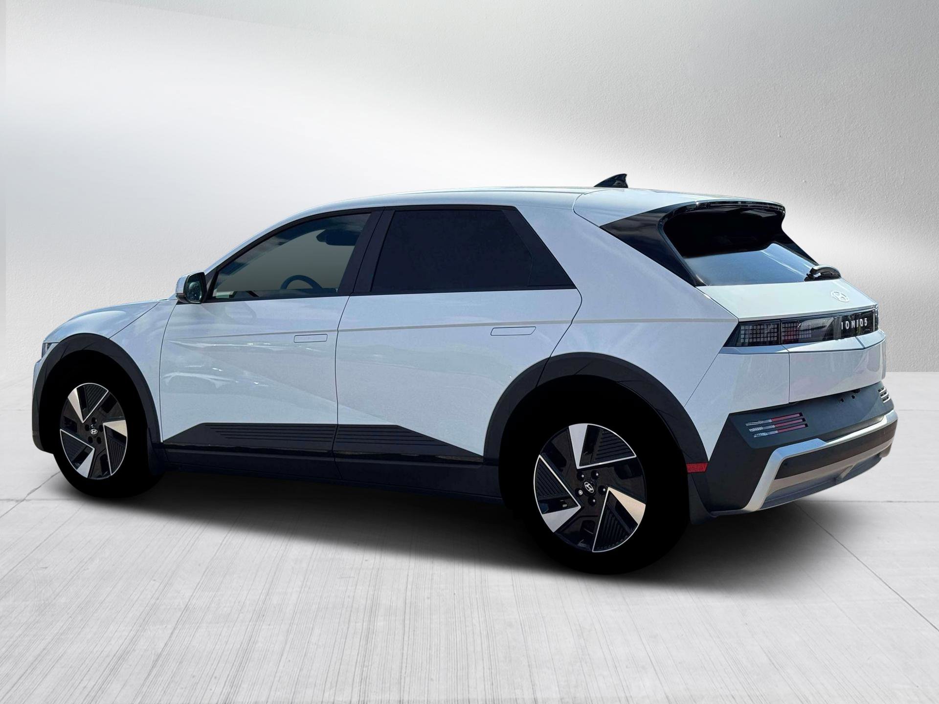 New 2026 Hyundai Ioniq 5 SEL image 4