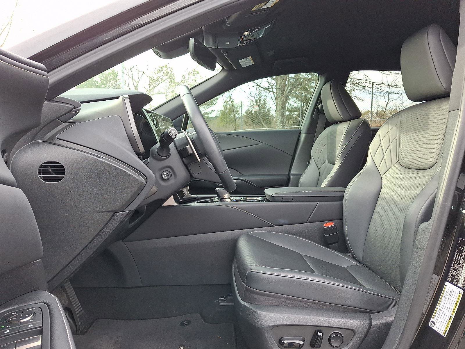 Used 2024 Lexus RX 350 FWD w/ Technology Package image 13