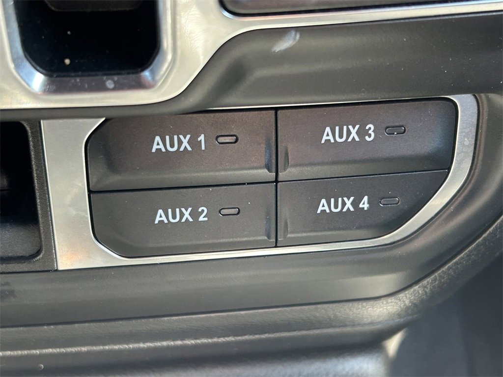 Used 2023 Jeep Wrangler Unlimited Sahara w/ Cold Weather Group image 32