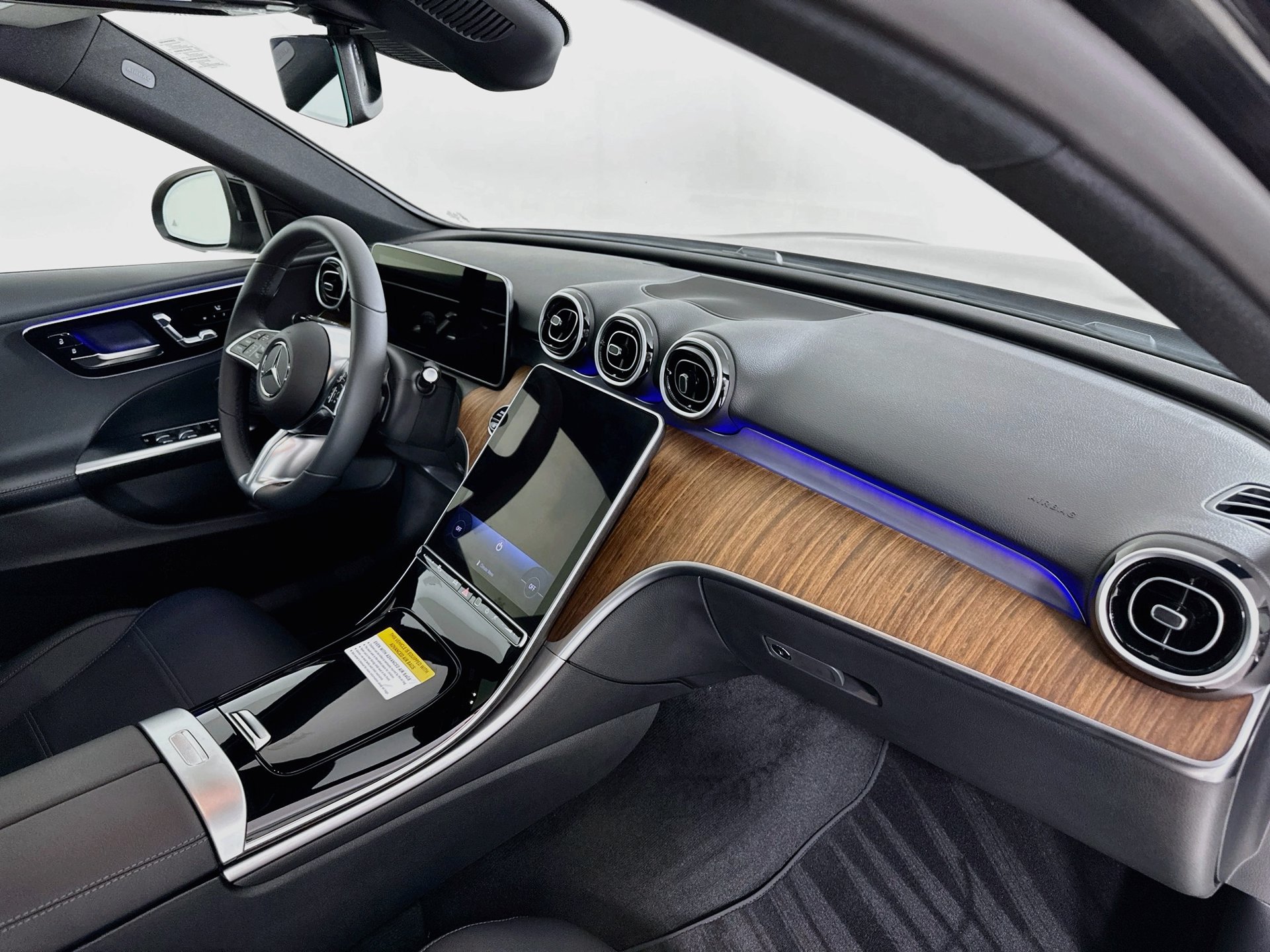 Used 2025 Mercedes-Benz C 300 Sedan image 30