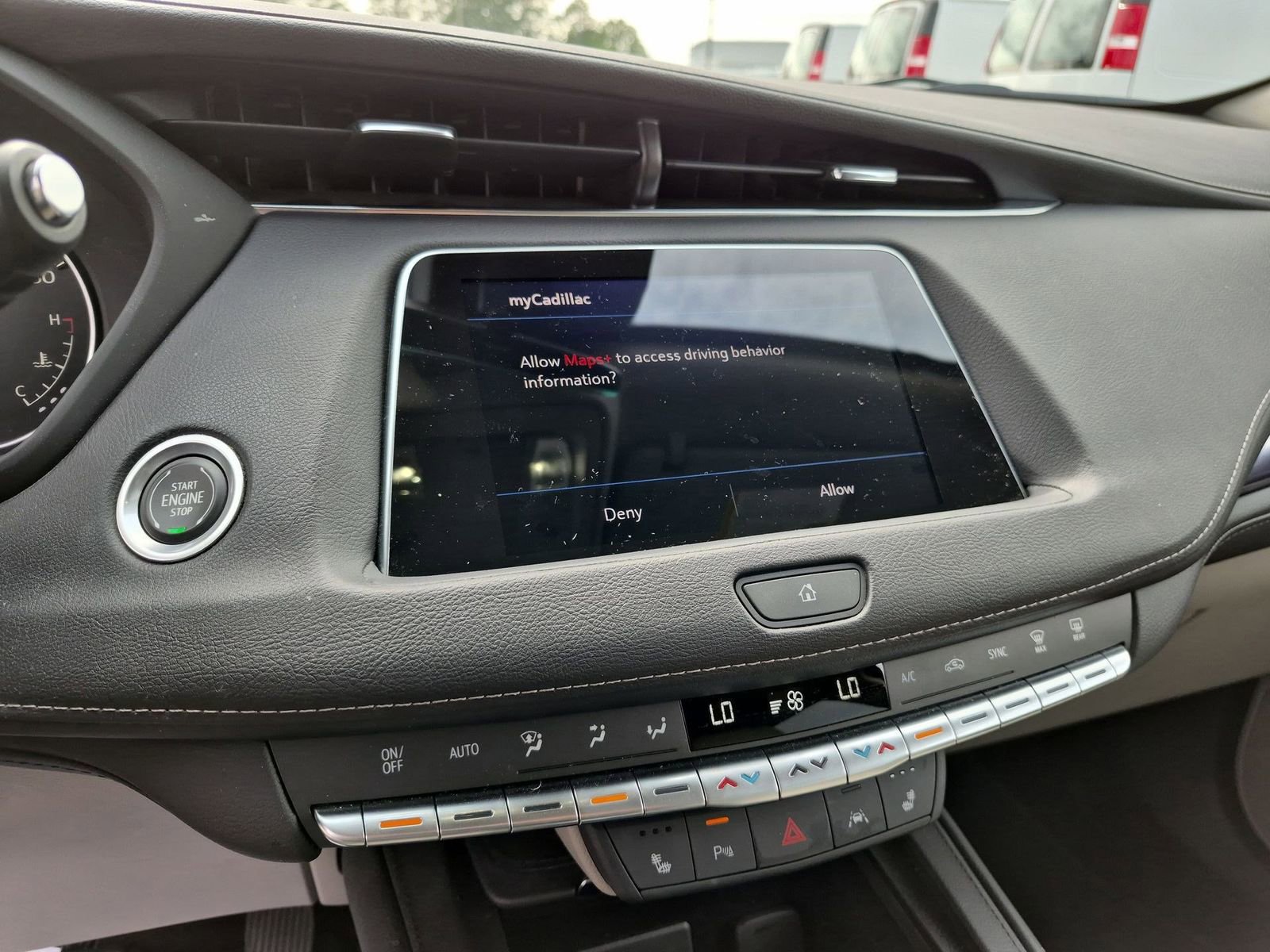 Certified 2023 Cadillac XT4 Luxury w/ Cold Weather Package FWD image 14