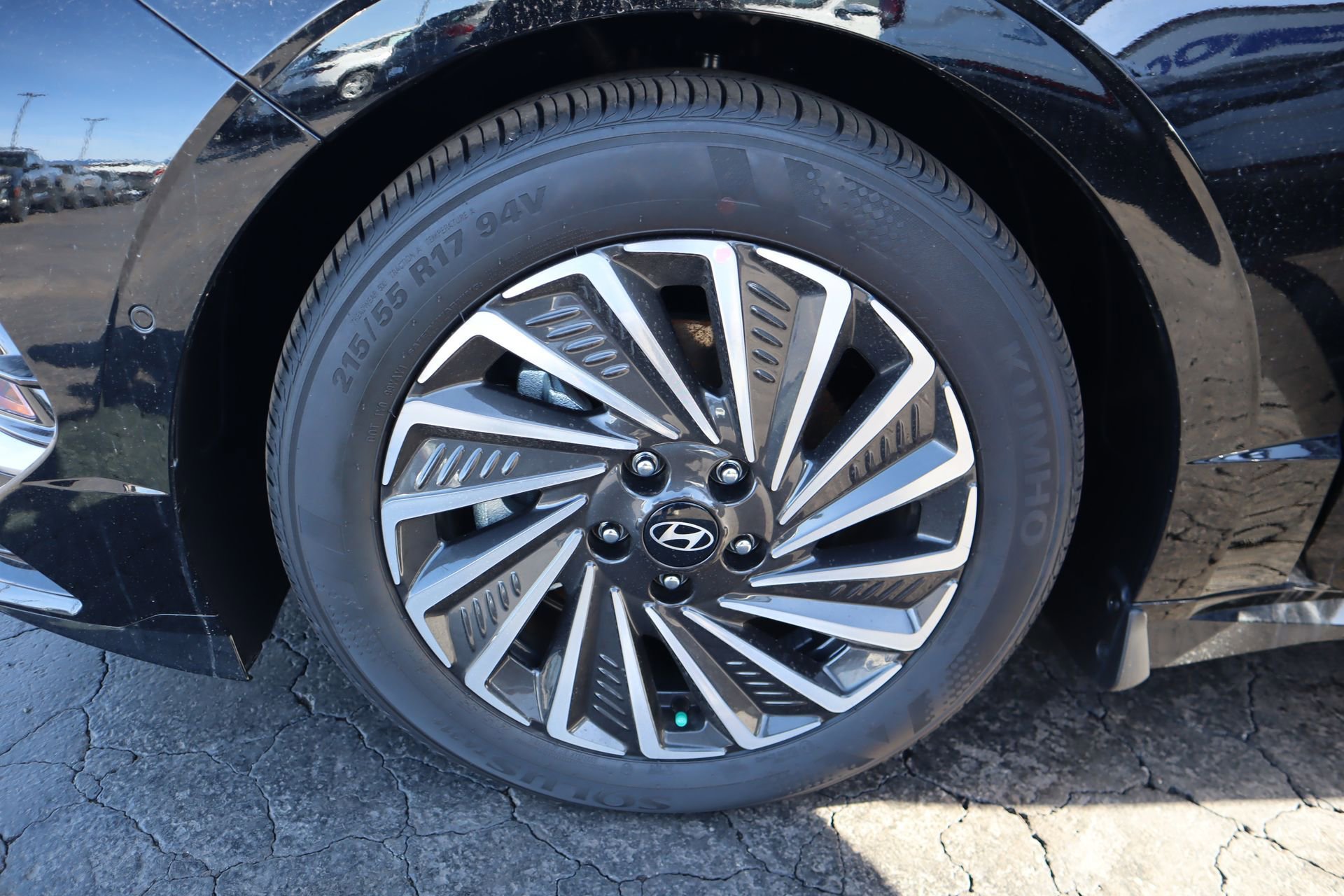 New 2025 Hyundai Sonata Limited image 4