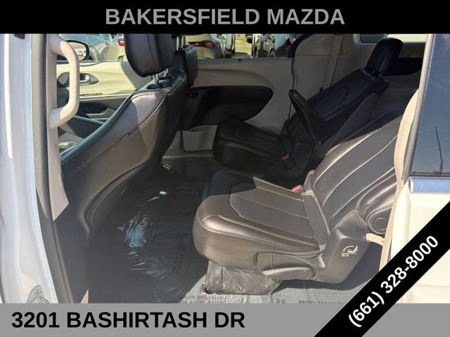 Used 2023 Chrysler Pacifica Touring-L FWD image 24