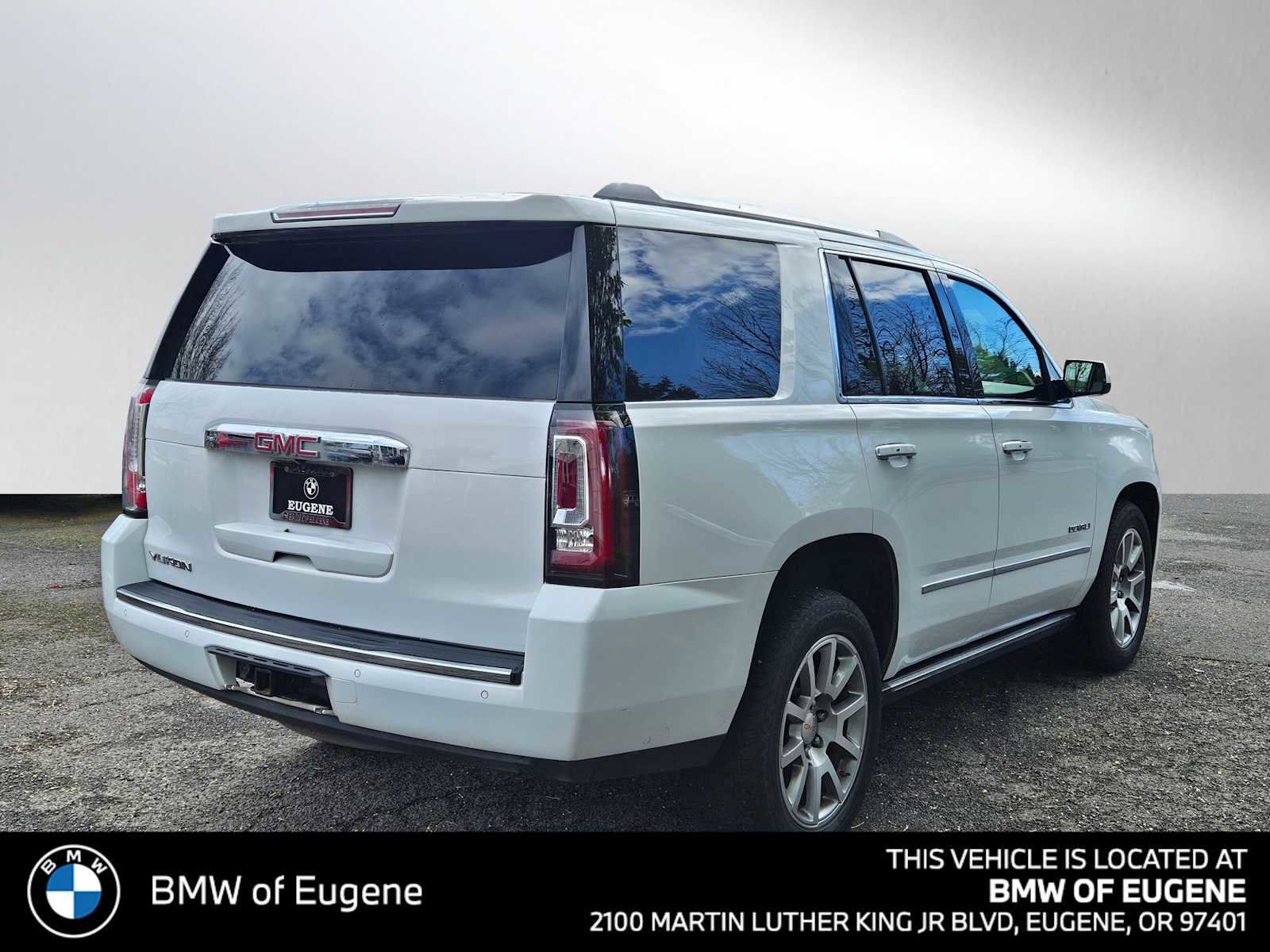 Used 2017 GMC Yukon Denali w/ Open Road Package image 3