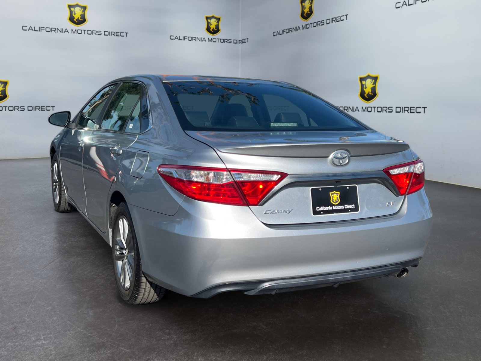 Used 2016 Toyota Camry SE image 3