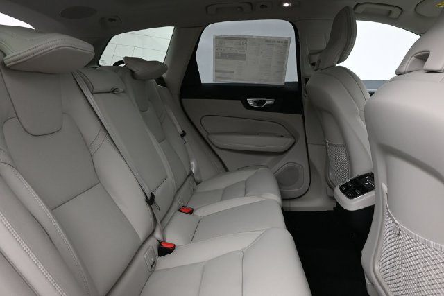 New 2027 Volvo XC60 B5 Ultra AWD/4WD image 33