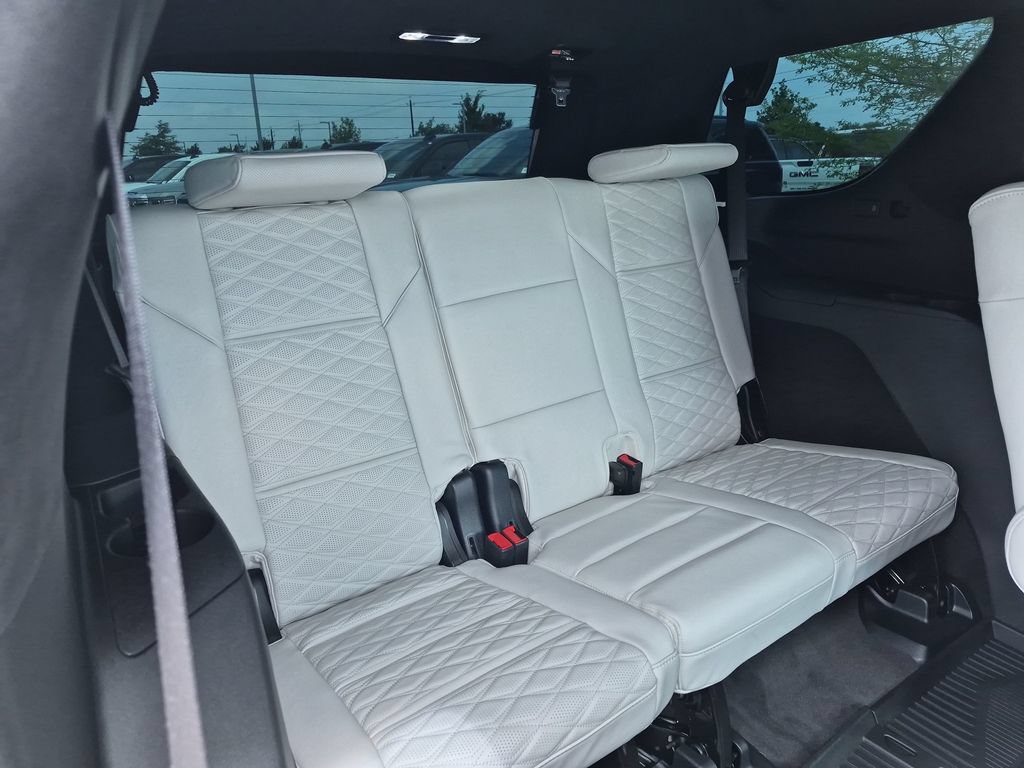 Used 2026 Cadillac Escalade Platinum Sport w/ LPO, Floor Liner Package AWD/4WD image 38