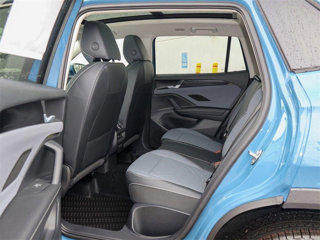 New 2026 Volkswagen Tiguan SE AWD/4WD image 16