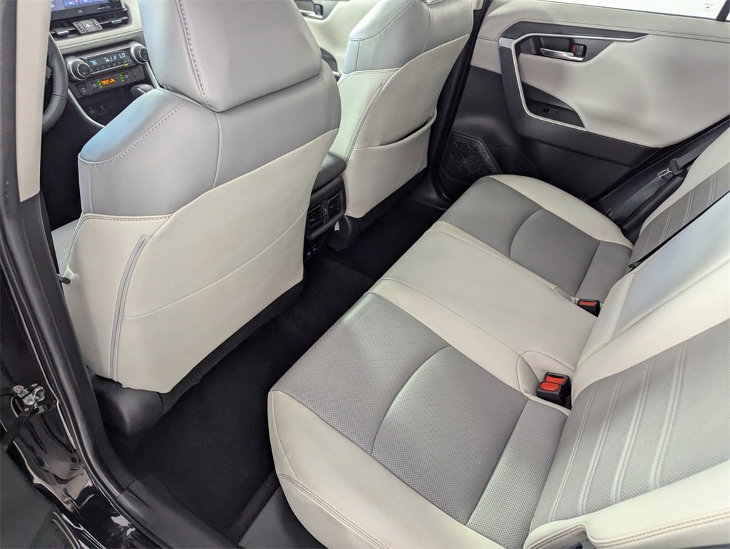 Used 2022 Toyota RAV4 Limited image 15