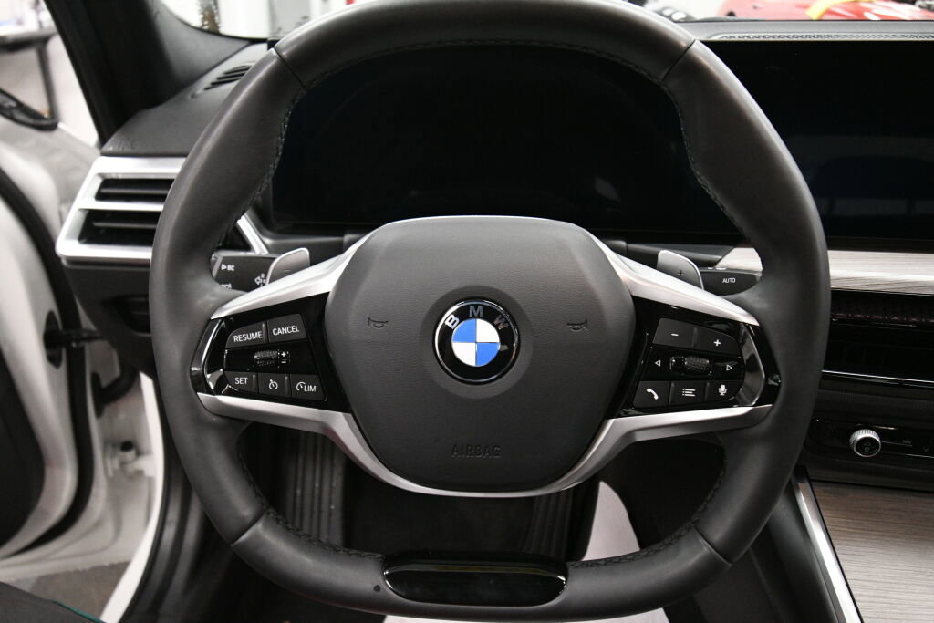 Used 2025 BMW 330i xDrive Sedan w/ Premium Package image 13