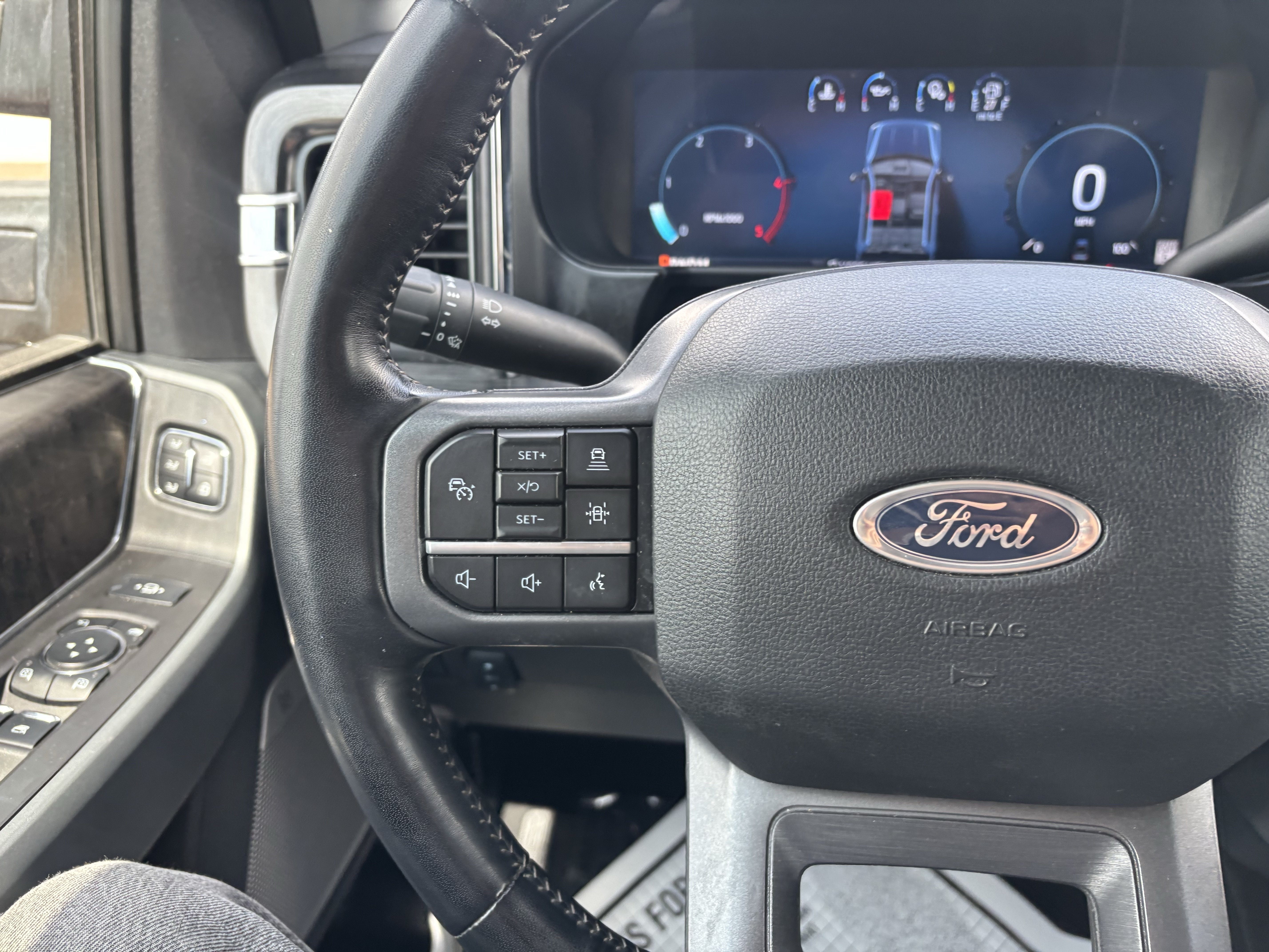 Certified 2024 Ford F250 Lariat w/ Lariat Ultimate Package AWD/4WD image 29