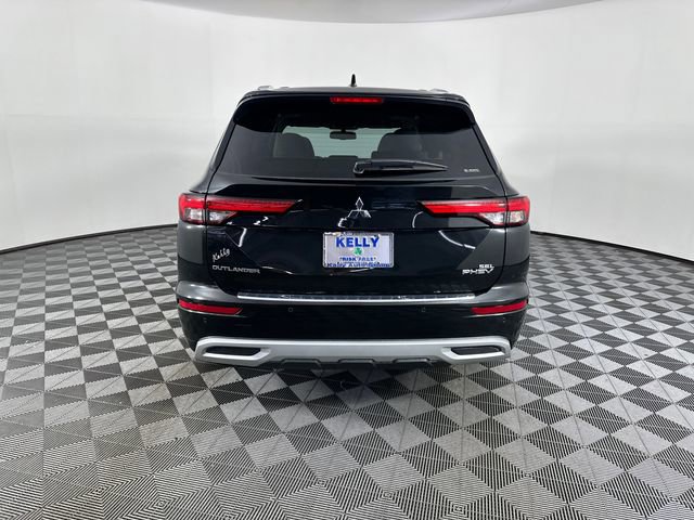 Used 2025 Mitsubishi Outlander 4WD Plug-In Hybrid image 6