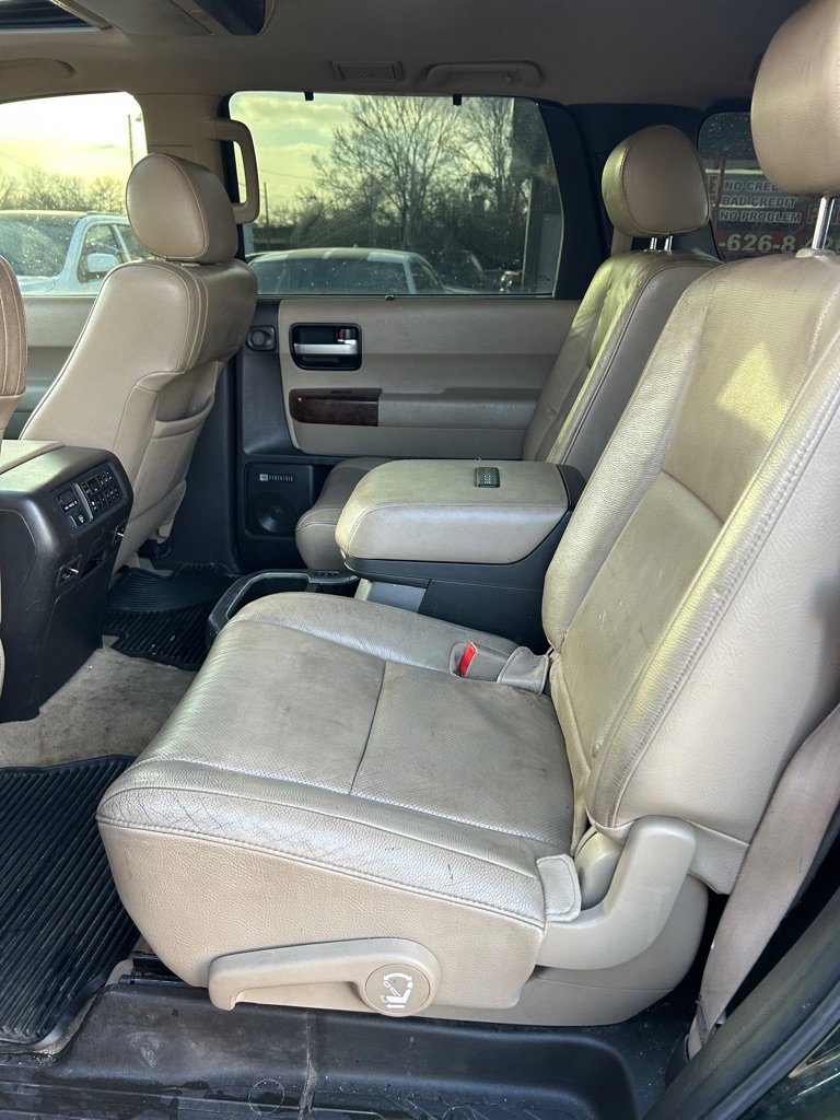 Used 2010 Toyota Sequoia Platinum image 10