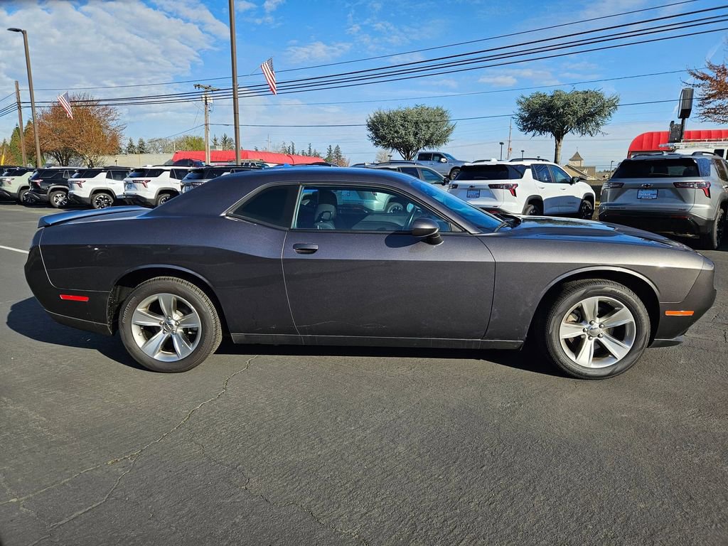 Used 2022 Dodge Challenger SXT image 7