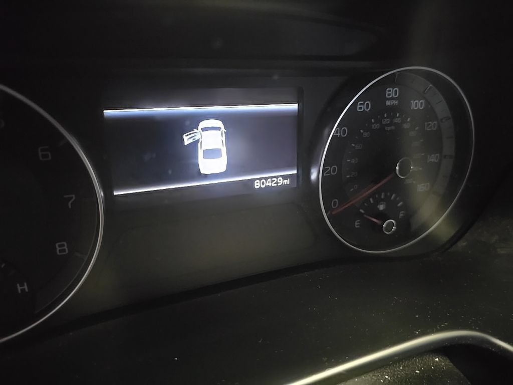 Used 2023 Kia Forte GT-Line w/ GT-Line Premium Package FWD image 2
