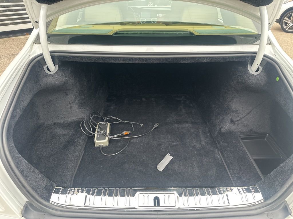 Used 2014 Rolls-Royce Ghost image 28