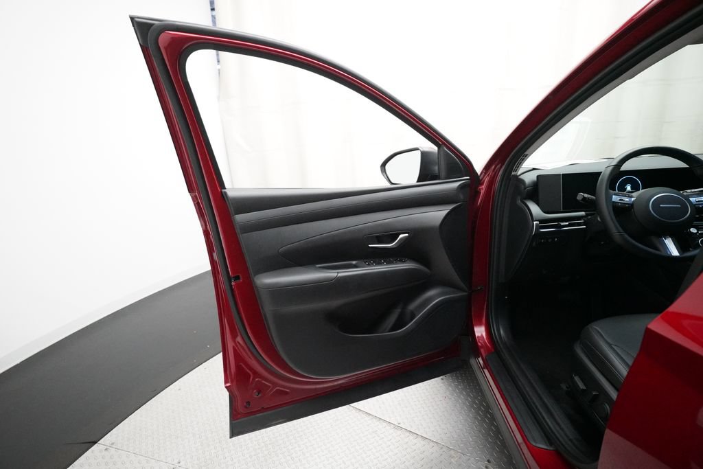 Used 2025 Hyundai Tucson SEL AWD/4WD image 28