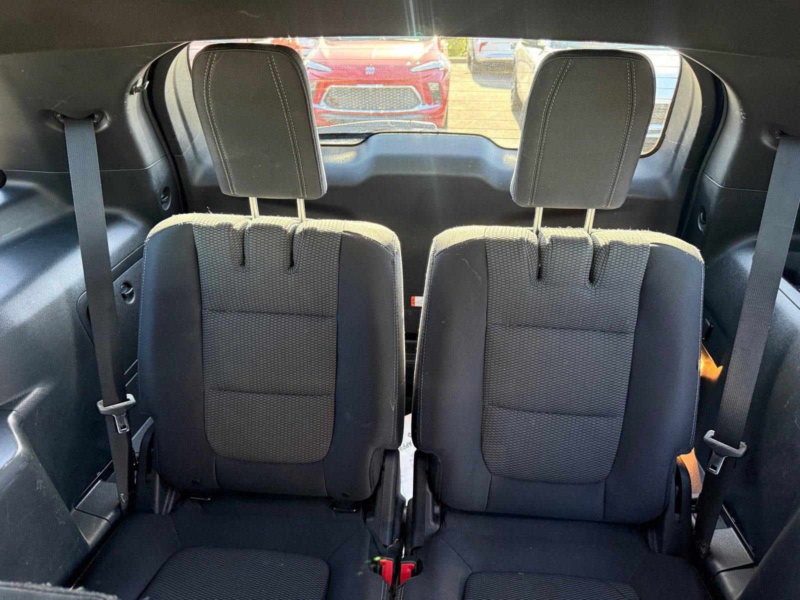 Used 2018 Ford Explorer XLT w/ Equipment Group 201A FWD image 26