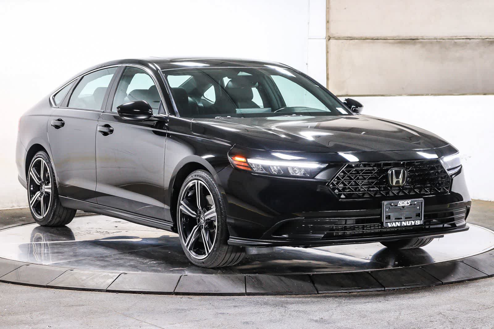 Used 2024 Honda Accord Sport image 3