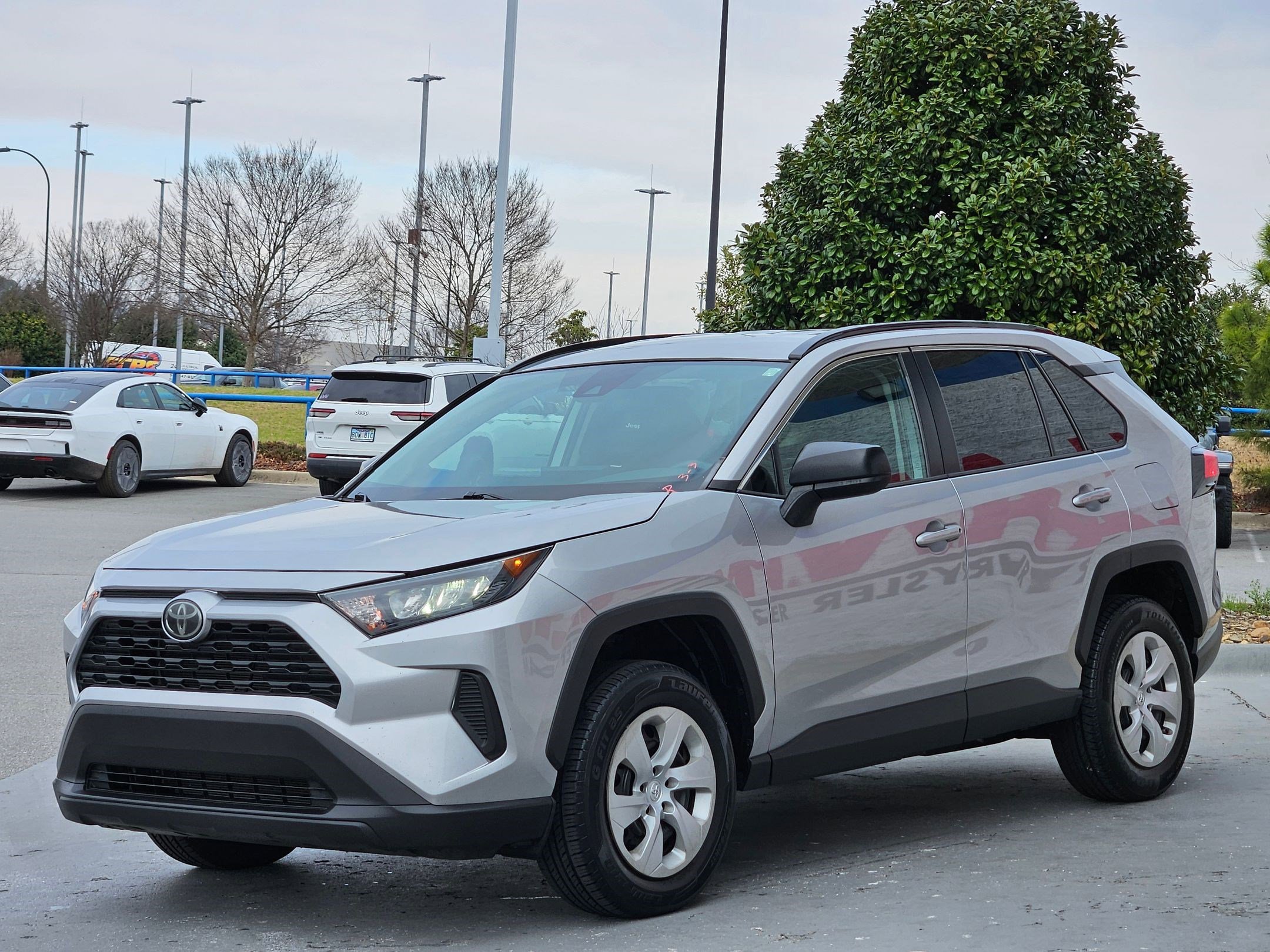 Used 2019 Toyota RAV4 LE w/ Carpet Mat Package image 3
