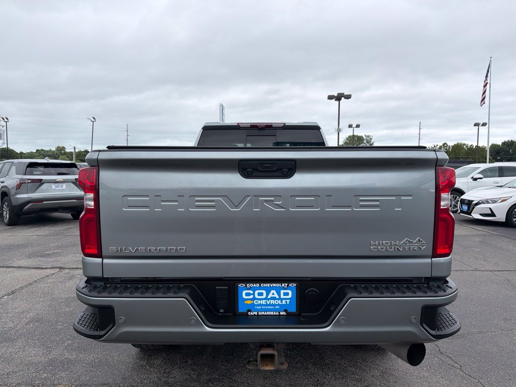 Used 2024 Chevrolet Silverado 3500 High Country w/ High Country Premium Package AWD/4WD image 4