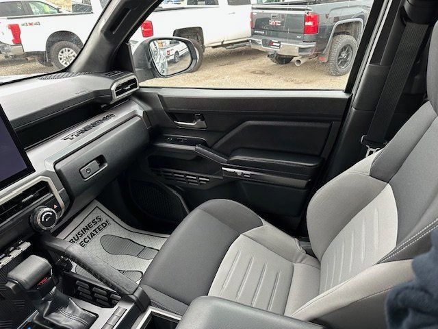 Used 2025 Toyota Tacoma TRD Sport image 21