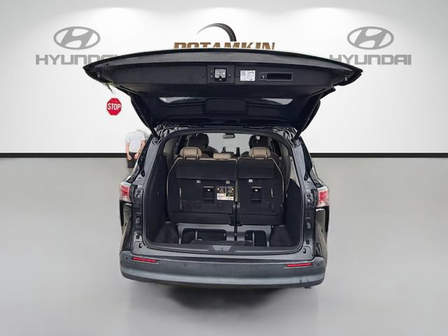 Used 2021 Toyota Sienna XLE FWD image 25