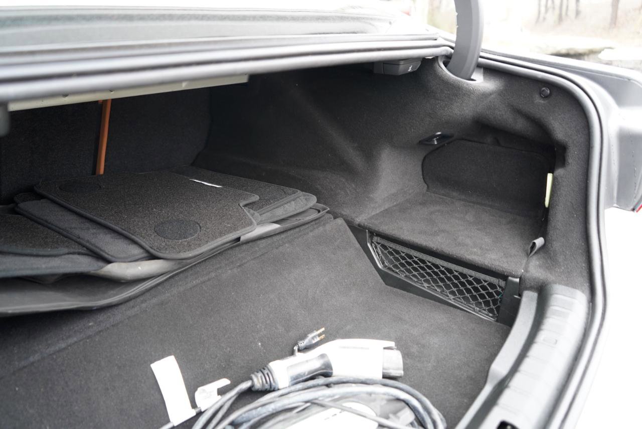 Used 2018 BMW 530e xDrive image 54