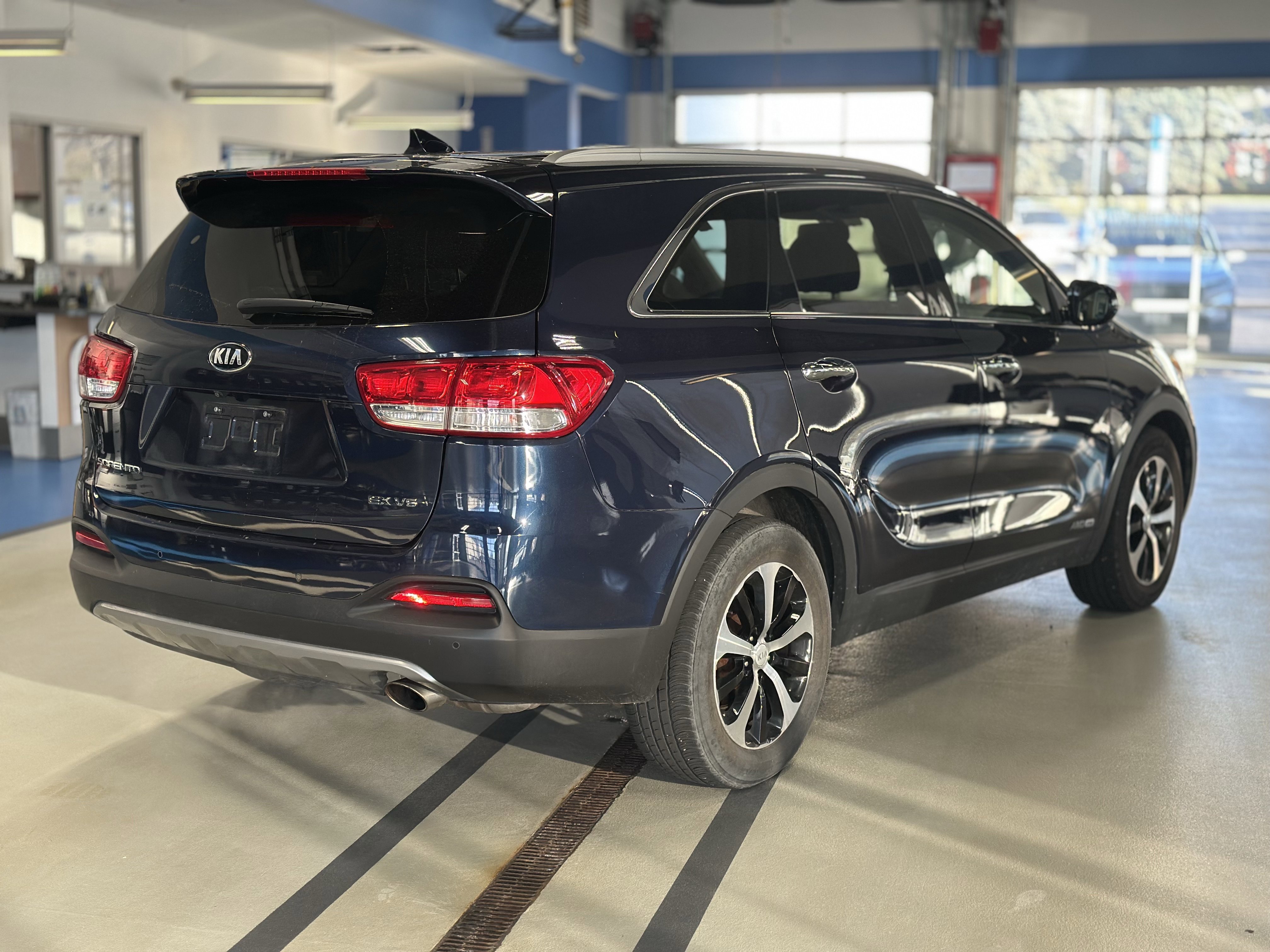 Used 2018 Kia Sorento EX AWD/4WD image 5
