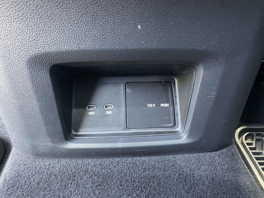 Used 2025 Volkswagen Atlas Cross Sport SE FWD image 12