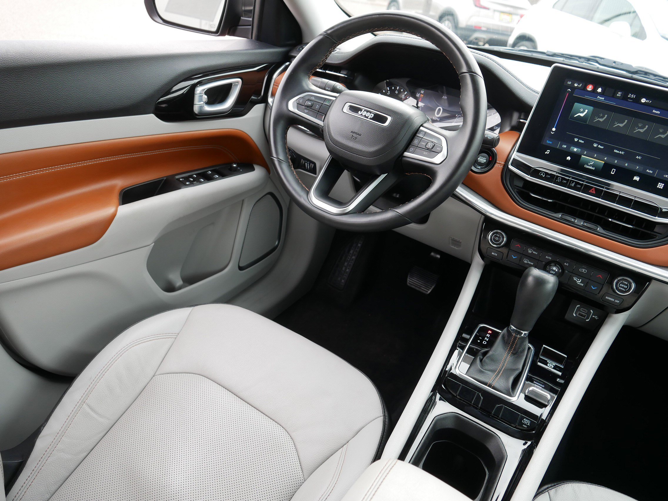 Used 2022 Jeep Compass Limited image 9