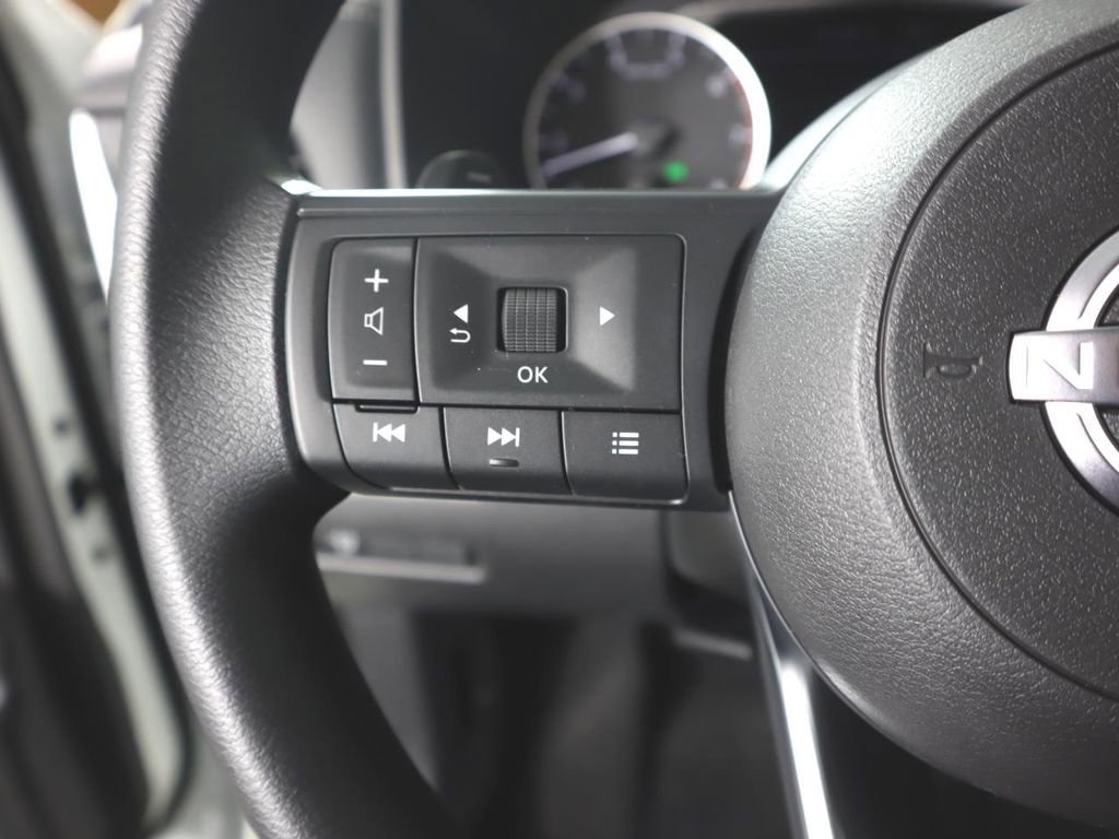 Certified 2025 Nissan Rogue S image 18