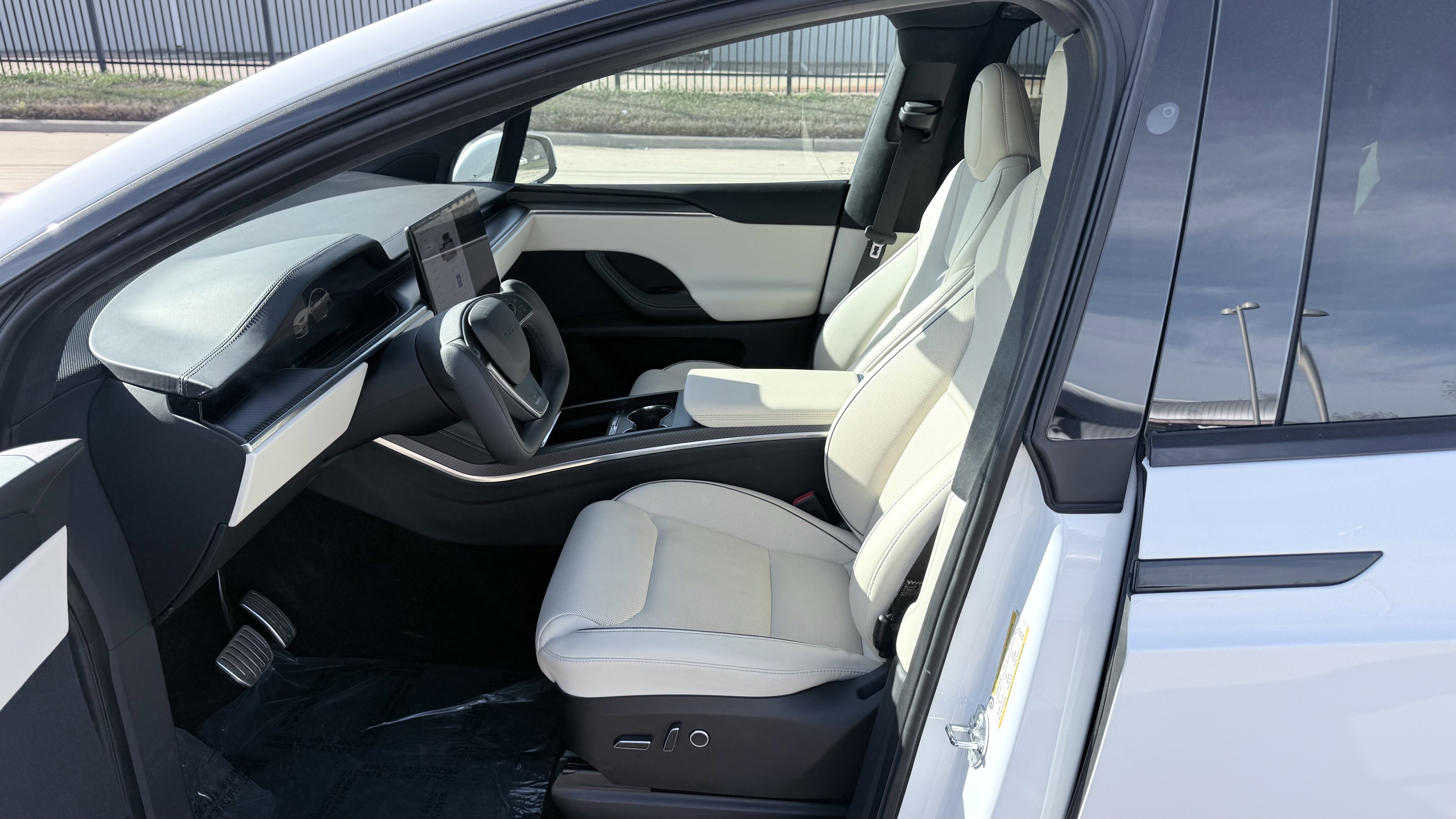 Used 2023 Tesla Model X Plaid image 29