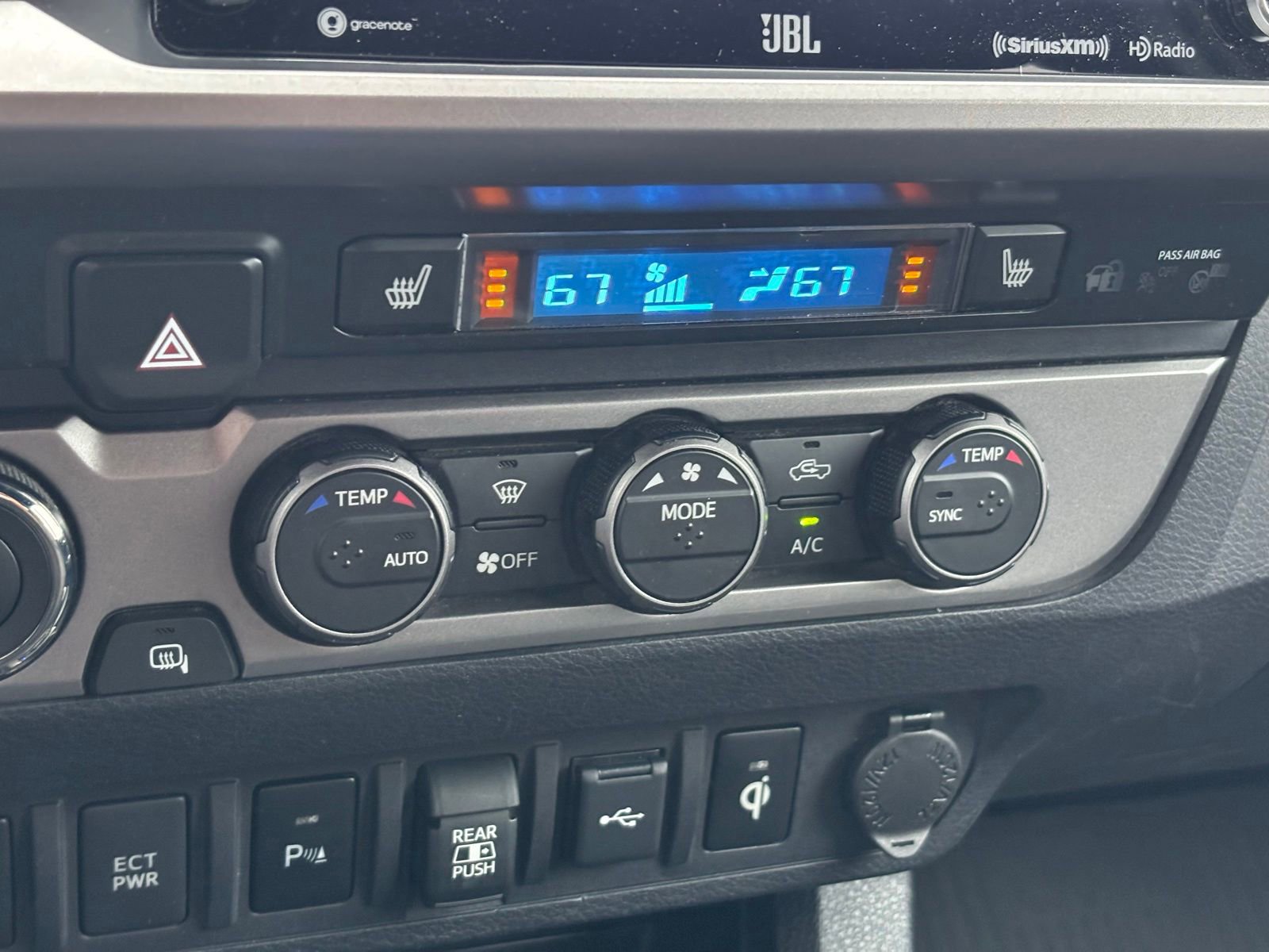 Used 2022 Toyota Tacoma Limited AWD/4WD image 10