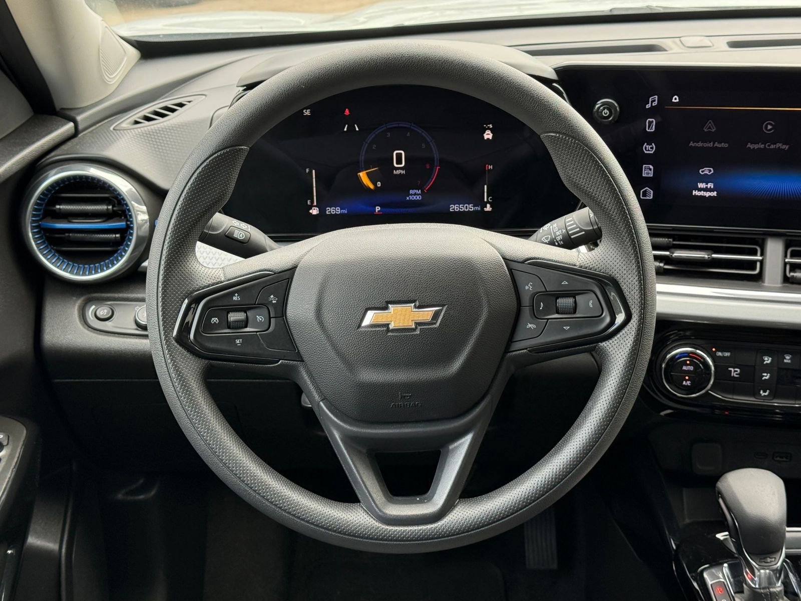 Used 2025 Chevrolet Trax LT FWD image 28