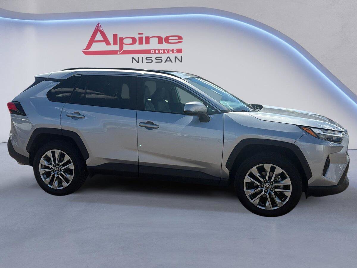 Used 2022 Toyota RAV4 XLE Premium AWD/4WD image 6