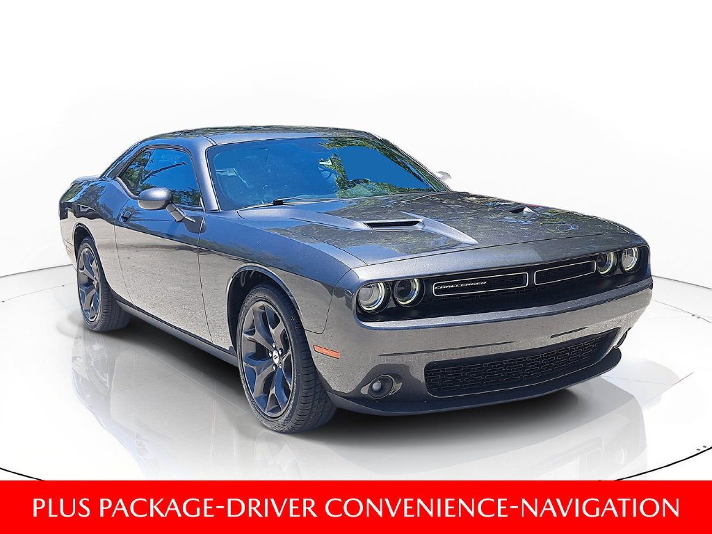 Used 2019 Dodge Challenger SXT w/ Plus Package RWD image 3