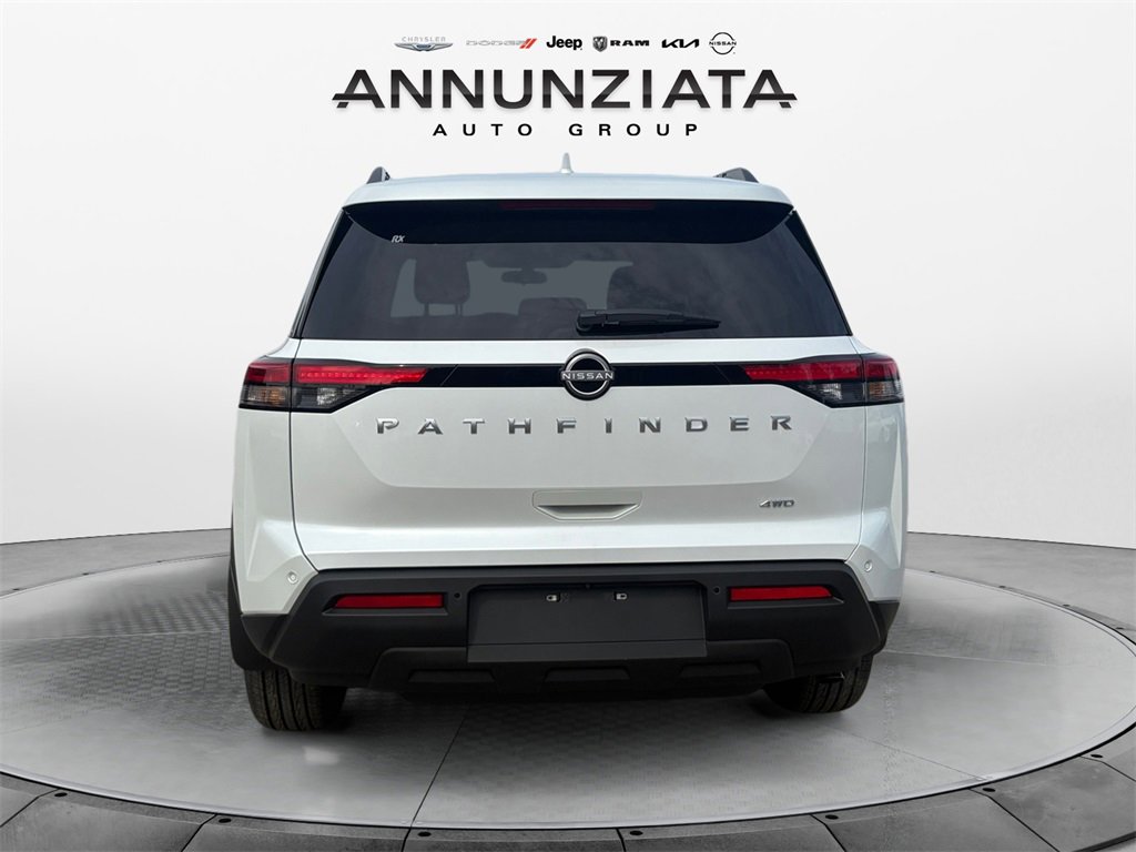 New 2025 Nissan Pathfinder SV image 4