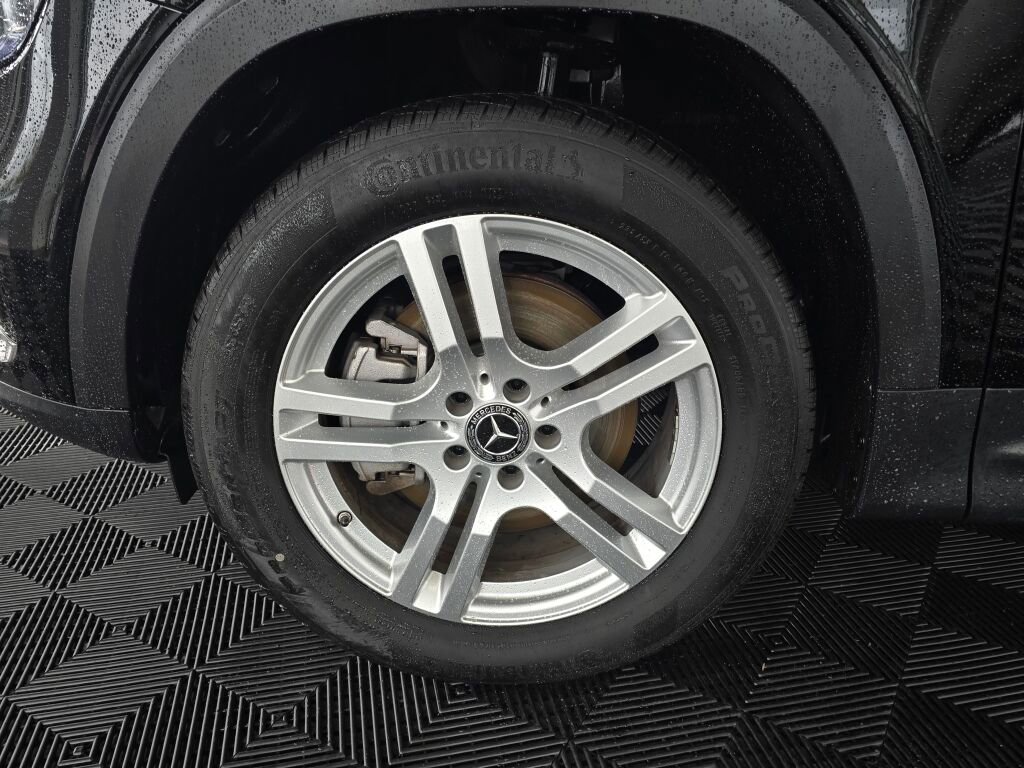 Used 2023 Mercedes-Benz GLB 250 4MATIC image 11