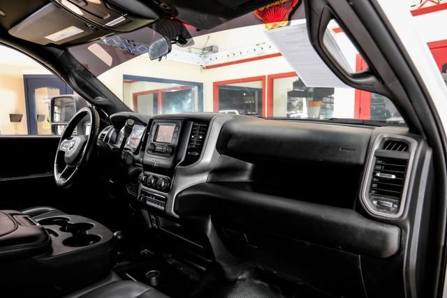 Used 2024 RAM 3500 Tradesman w/ Chrome Appearance Group AWD/4WD image 14