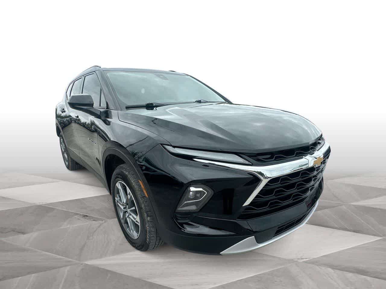 Used 2024 Chevrolet Blazer LT w/ Convenience Package AWD/4WD image 2